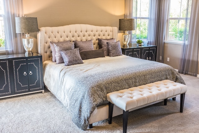 Sypialnia w stylu glamour - jak wprowadzić elementy blasku?