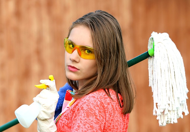 Jak skutecznie używać środków czyszczących, aby utrzymać dom w czystości i dbać o środowisko?